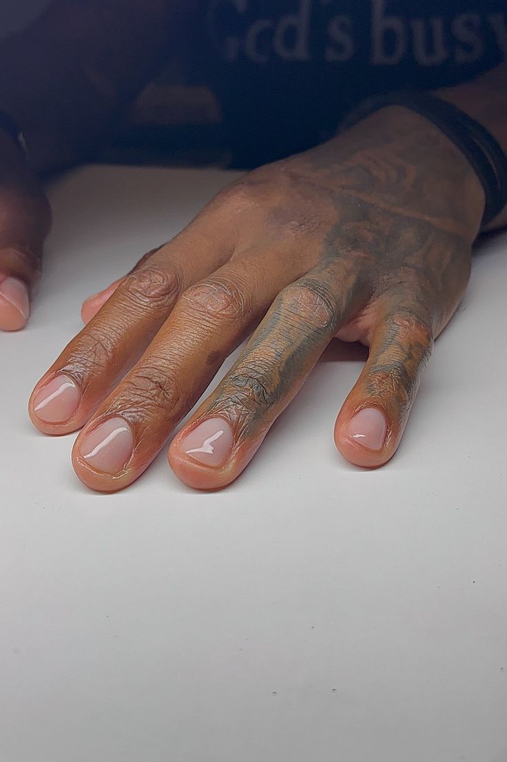 Manicure masculina na Barbearia Executive